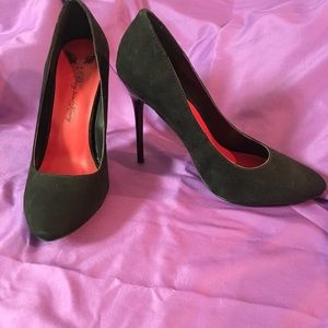 Penny Loves Kenny Pumps